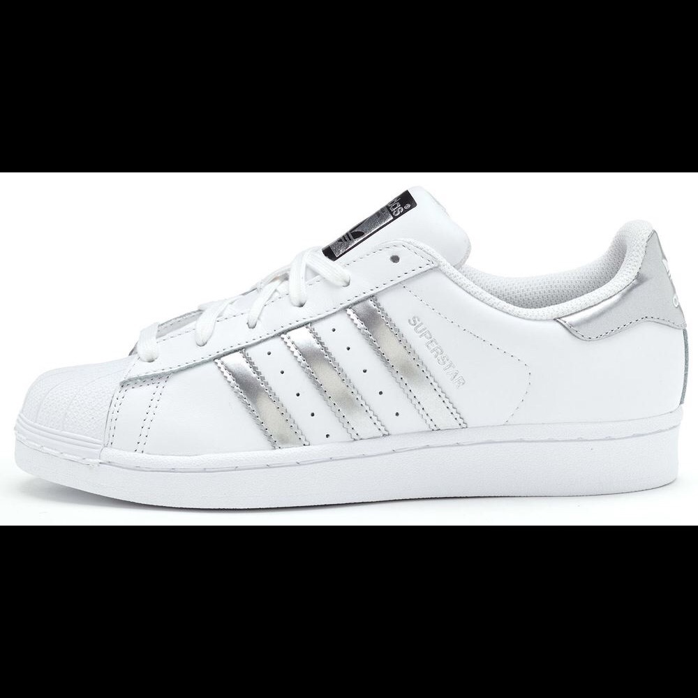 Adidas SuperStar size 7